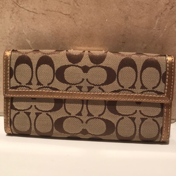 Coach Wallet - Picture 4 of 4